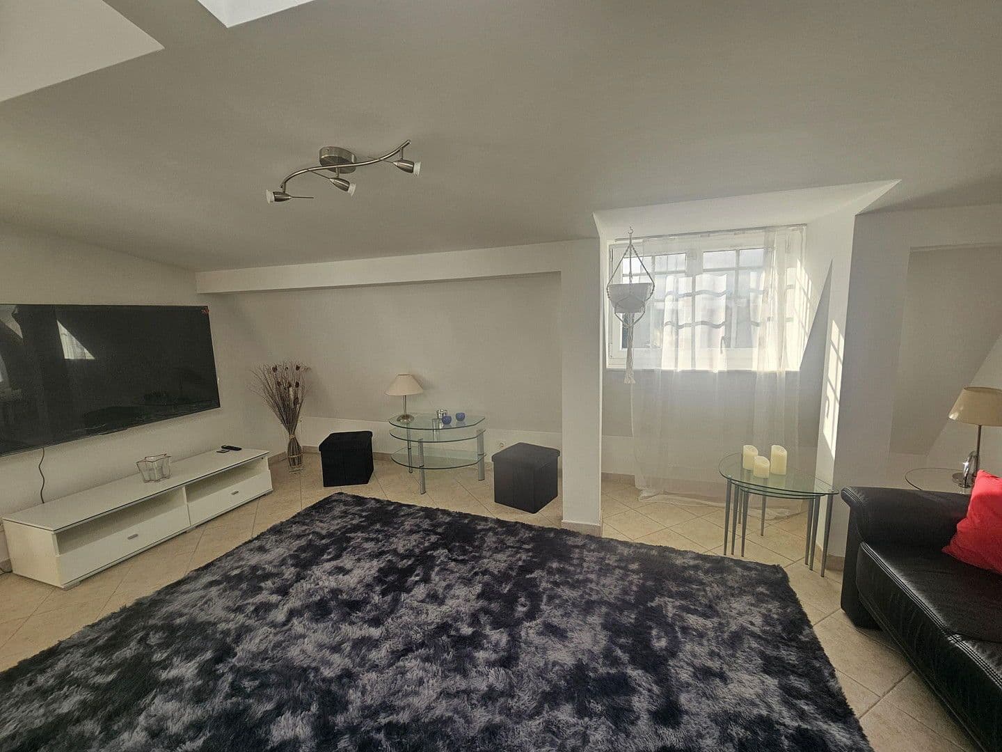 Prenájom bytu 2-izbový 67 m², München, Bavorsko Prenájom bytu 2-izbový 67 m², München, Bavorsko