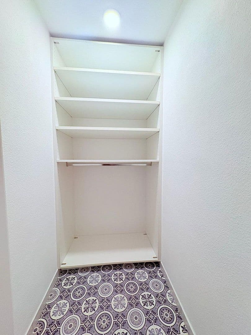 Prenájom bytu 3-izbový 80 m², Hockenheim, Bádensko-Wurttembersko Prenájom bytu 3-izbový 80 m², Hockenheim, Bádensko-Wurttembersko