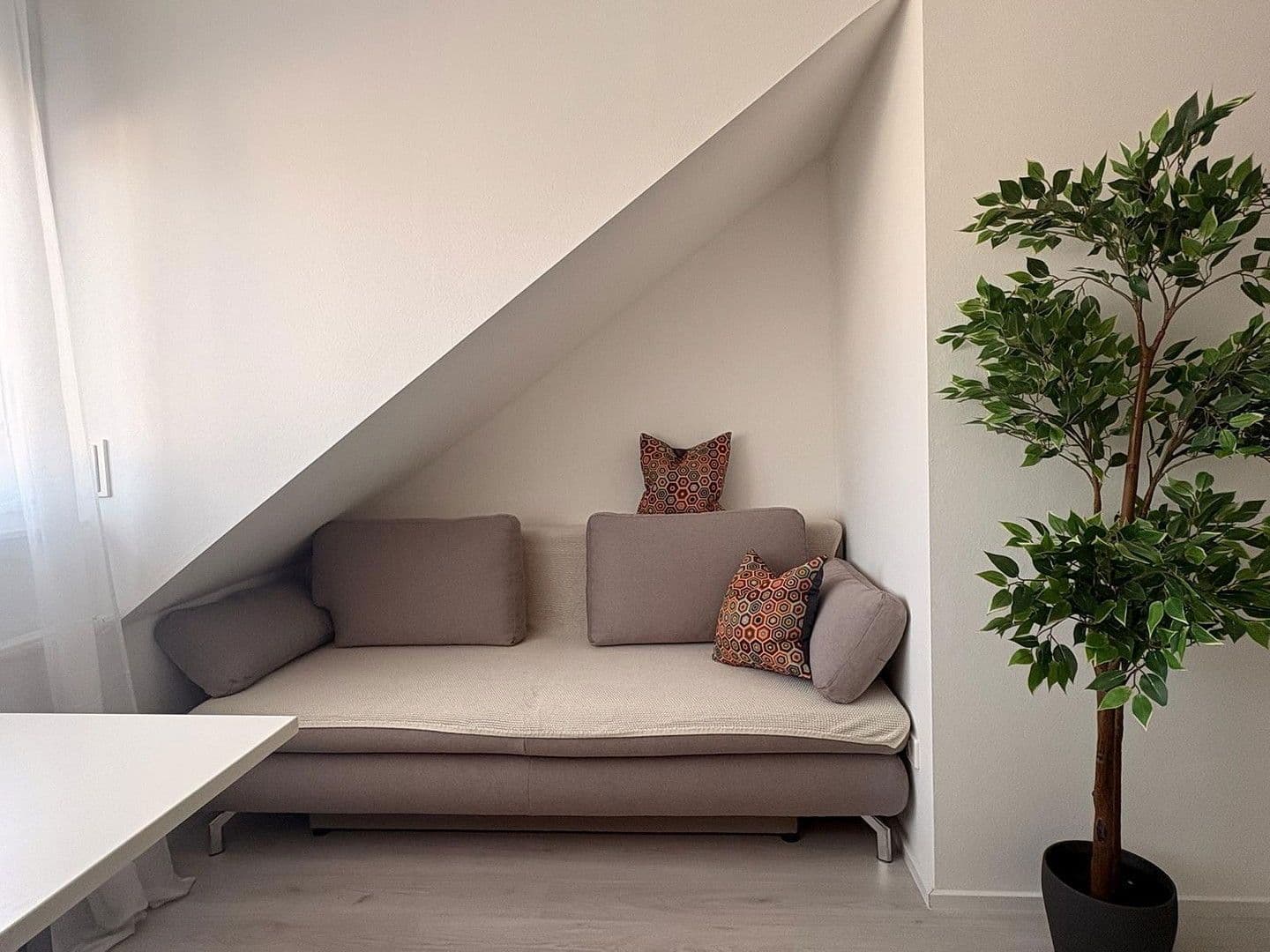 Prenájom bytu 3-izbový 80 m², Hockenheim, Bádensko-Wurttembersko Prenájom bytu 3-izbový 80 m², Hockenheim, Bádensko-Wurttembersko