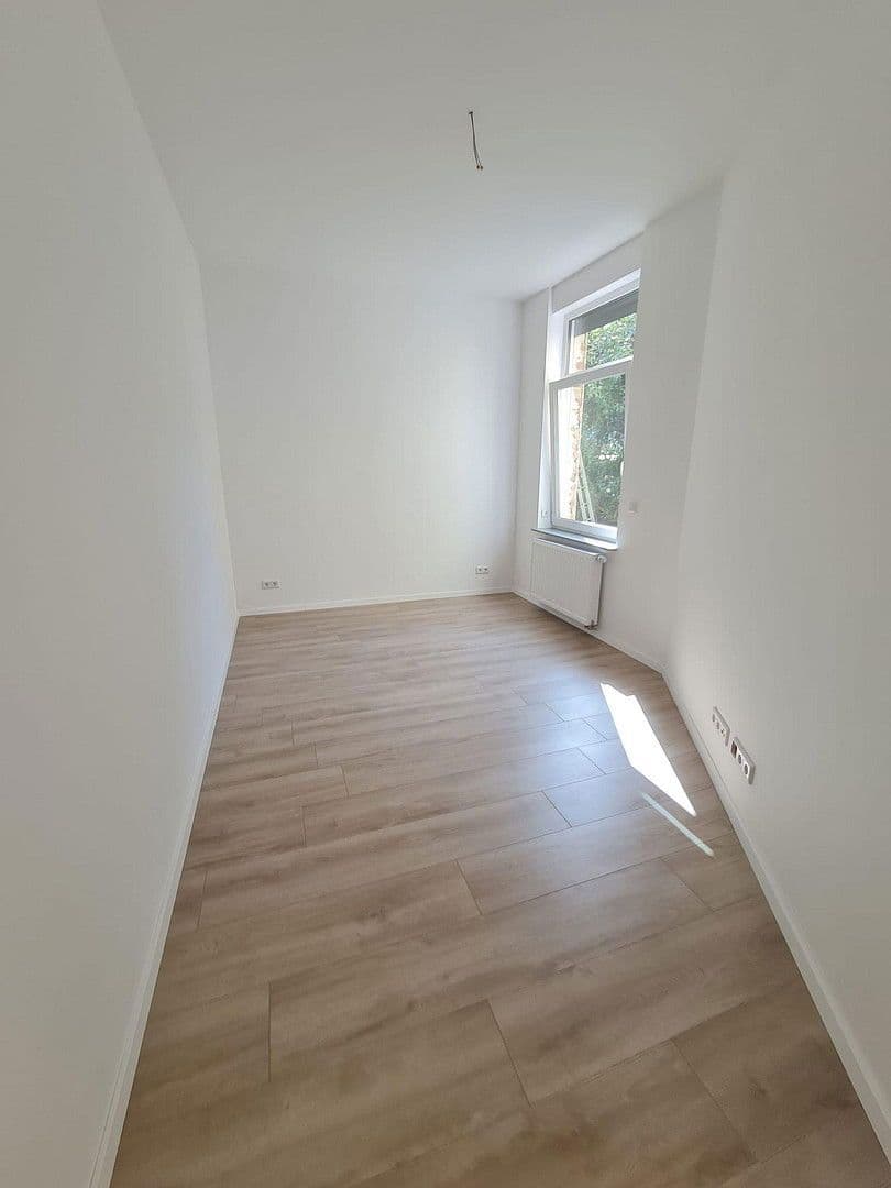 Predaj domu 309 m², pozemek 266 m², Liebknechtstraße 79, Oberhausen, Severné Porýnie - Westfálsko Predaj domu 309 m², pozemek 266 m², Liebknechtstraße 79, Oberhausen, Severné Porýnie - Westfálsko