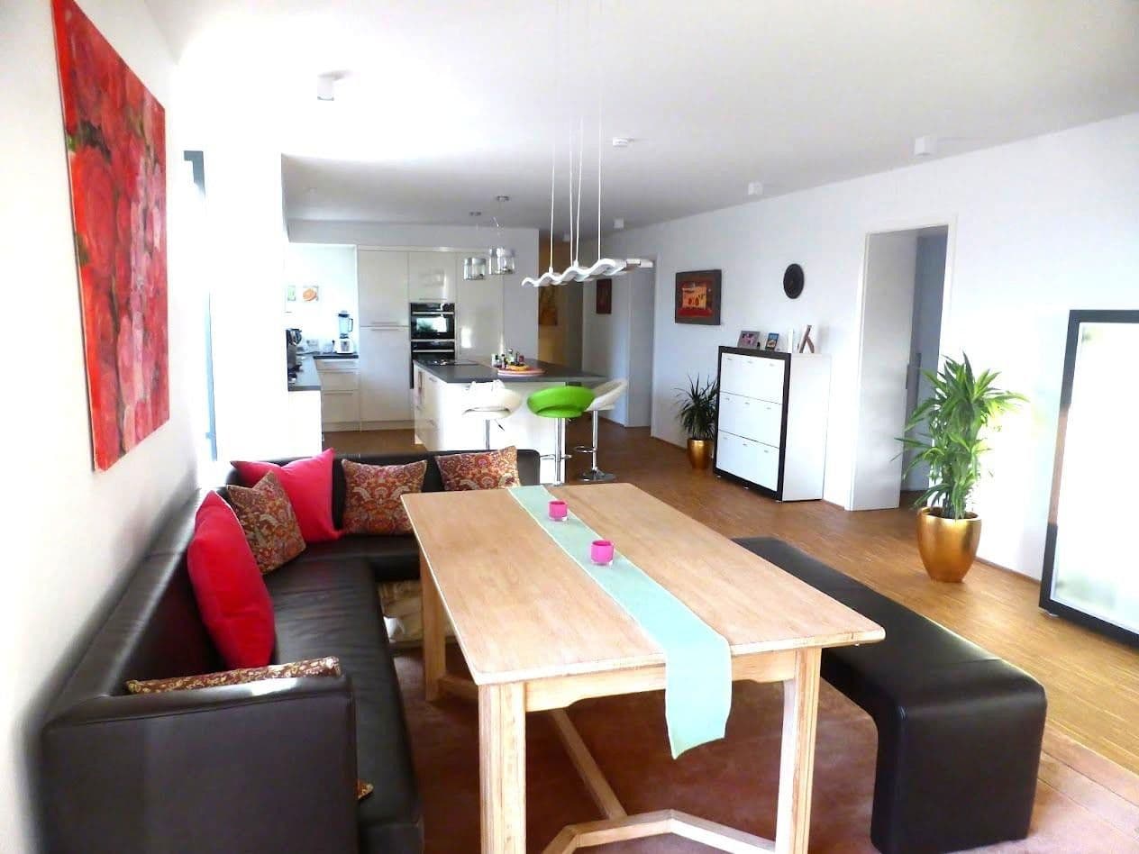 Prenájom bytu 4-izbový 154 m², Siegbergstr. 73, Siegen, Severné Porýnie - Westfálsko Prenájom bytu 4-izbový 154 m², Siegbergstr. 73, Siegen, Severné Porýnie - Westfálsko