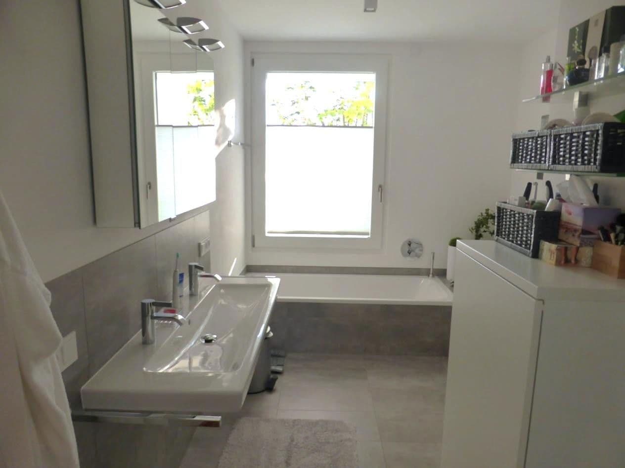 Prenájom bytu 4-izbový 154 m², Siegbergstr. 73, Siegen, Severné Porýnie - Westfálsko Prenájom bytu 4-izbový 154 m², Siegbergstr. 73, Siegen, Severné Porýnie - Westfálsko