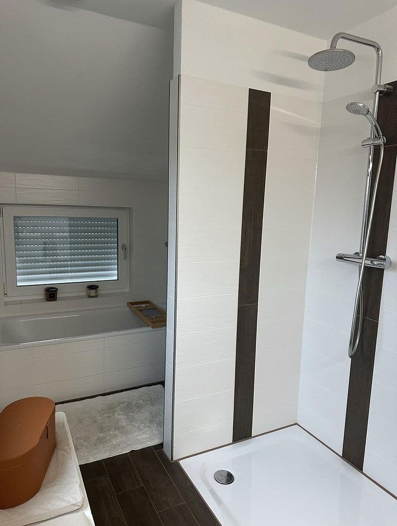 Predaj domu 146 m², pozemek 278 m², Schubertstraße 12, Großmehring, Bavorsko Predaj domu 146 m², pozemek 278 m², Schubertstraße 12, Großmehring, Bavorsko