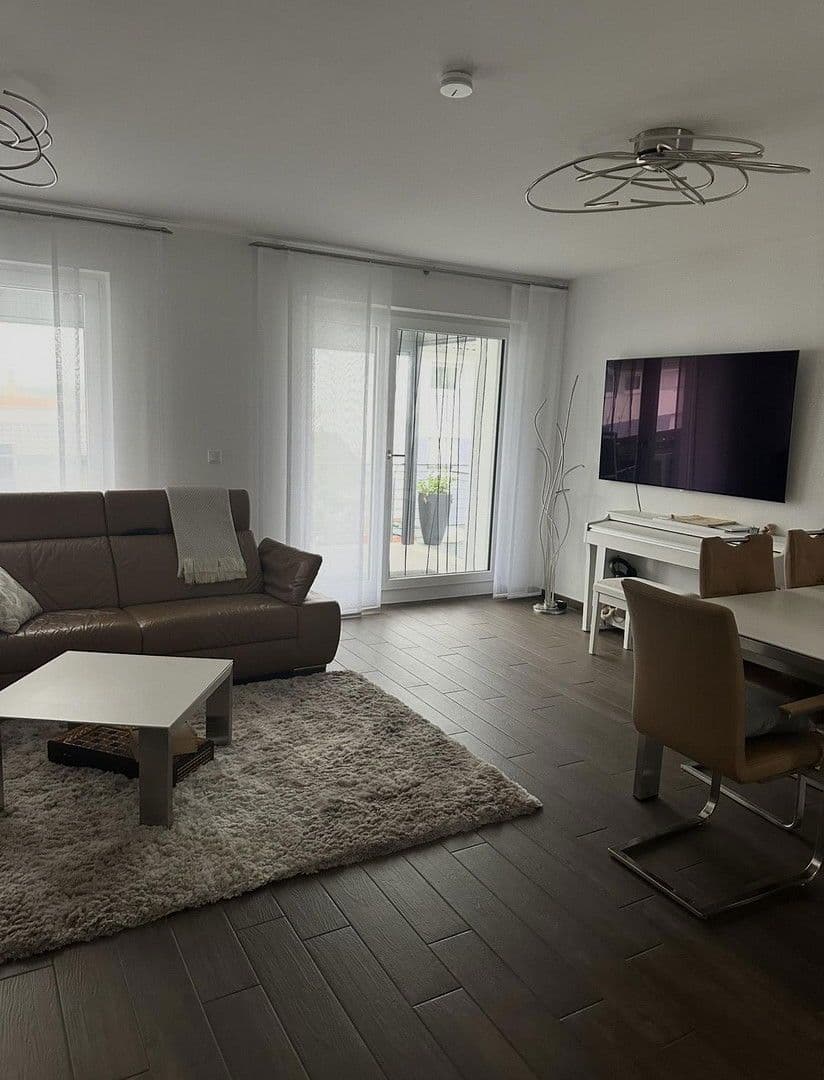 Predaj domu 146 m², pozemek 278 m², Schubertstraße 12, Großmehring, Bavorsko Predaj domu 146 m², pozemek 278 m², Schubertstraße 12, Großmehring, Bavorsko