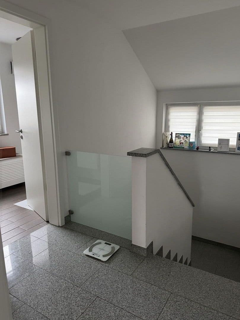 Predaj domu 146 m², pozemek 278 m², Schubertstraße 12, Großmehring, Bavorsko Predaj domu 146 m², pozemek 278 m², Schubertstraße 12, Großmehring, Bavorsko