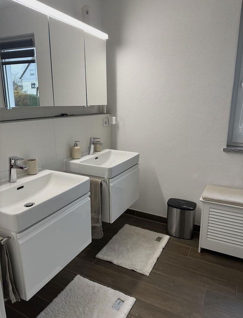 Predaj domu 146 m², pozemek 278 m², Schubertstraße 12, Großmehring, Bavorsko Predaj domu 146 m², pozemek 278 m², Schubertstraße 12, Großmehring, Bavorsko