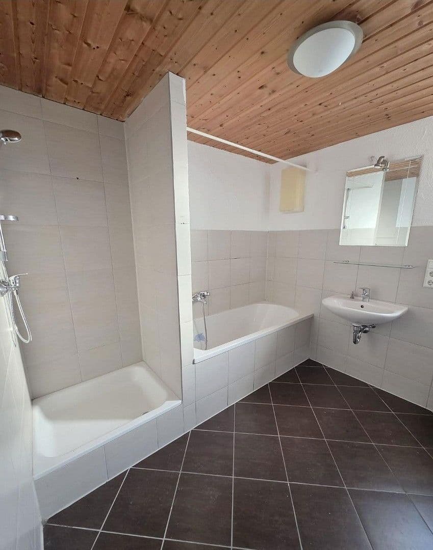 Prenájom bytu 2-izbový 68 m², Hohenstaufenstr. 56, Pforzheim, Bádensko-Wurttembersko Prenájom bytu 2-izbový 68 m², Hohenstaufenstr. 56, Pforzheim, Bádensko-Wurttembersko