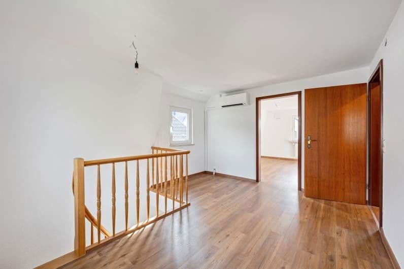 Predaj domu 183 m², pozemek 235 m², Heilbronn, Bádensko-Wurttembersko Predaj domu 183 m², pozemek 235 m², Heilbronn, Bádensko-Wurttembersko