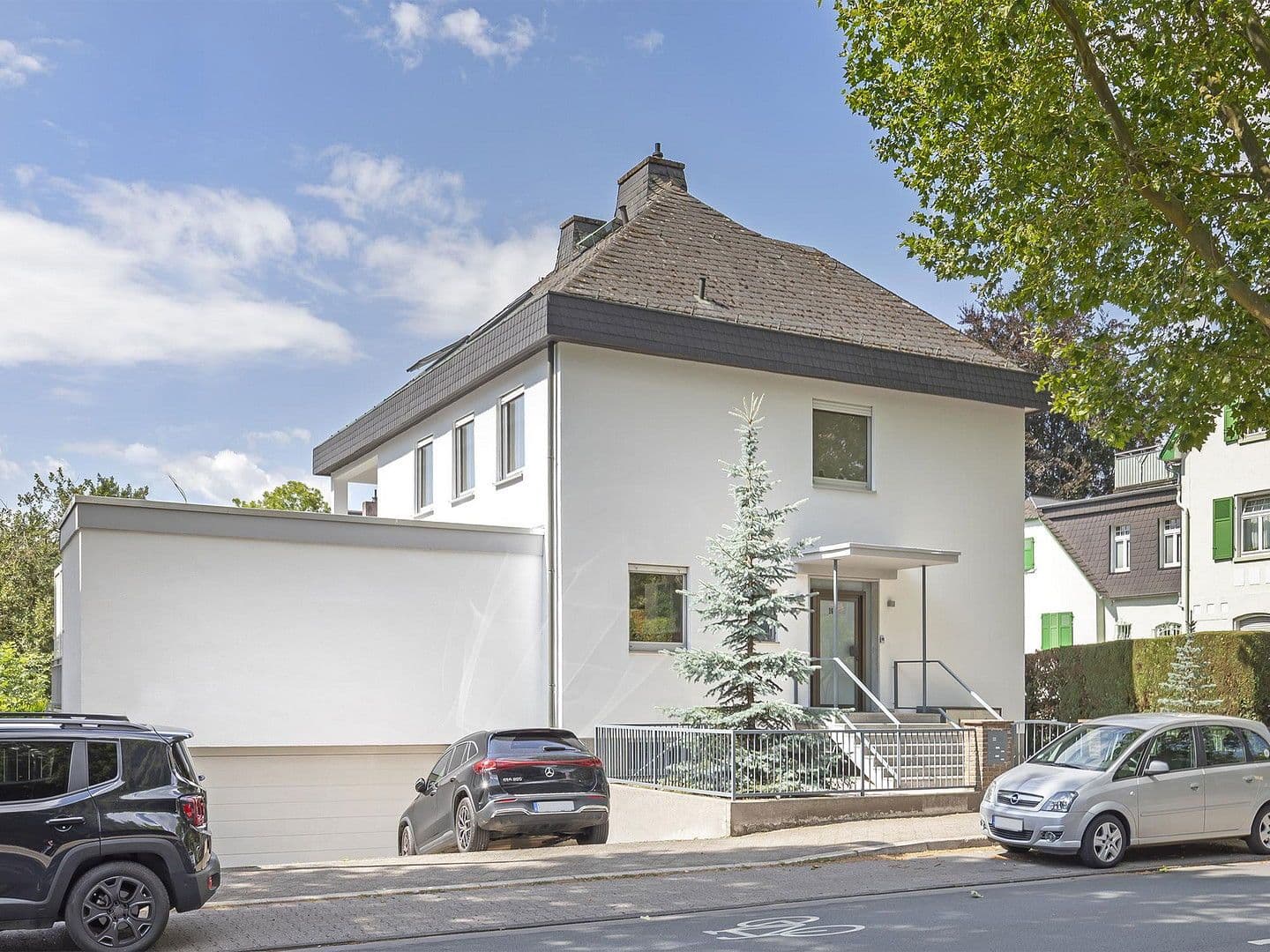 Predaj domu 282 m², pozemek 504 m², Bad Homburg vor der Höhe, Hesensko Predaj domu 282 m², pozemek 504 m², Bad Homburg vor der Höhe, Hesensko