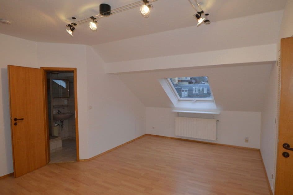 Predaj bytu 5-izbový 124 m², Brandenburgstr. 16, Wuppertal, Severné Porýnie - Westfálsko Predaj bytu 5-izbový 124 m², Brandenburgstr. 16, Wuppertal, Severné Porýnie - Westfálsko