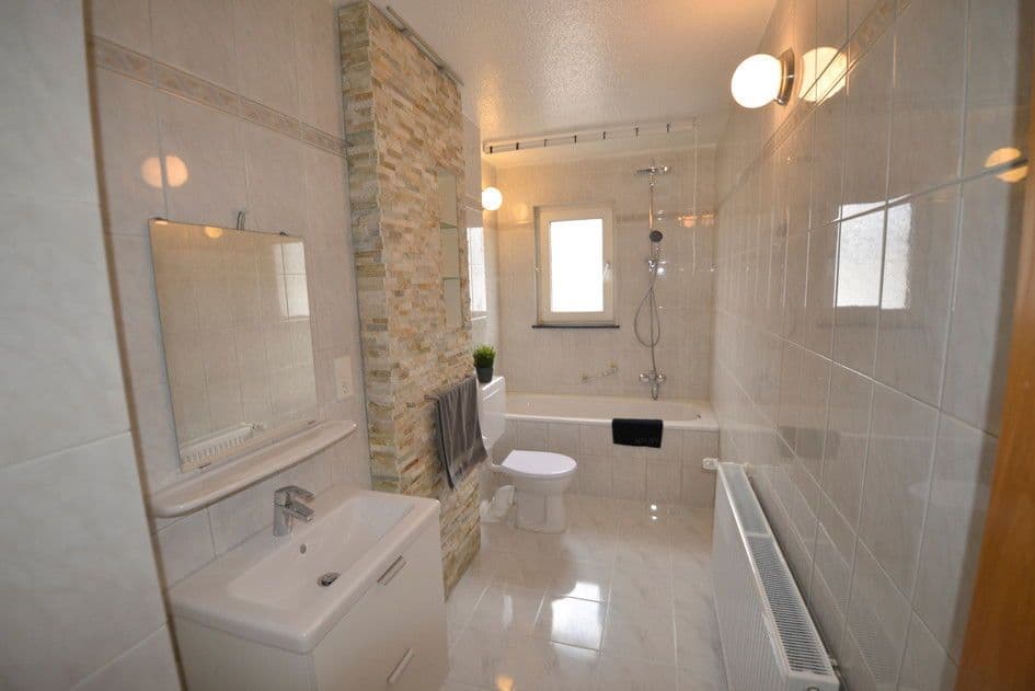 Predaj bytu 5-izbový 124 m², Brandenburgstr. 16, Wuppertal, Severné Porýnie - Westfálsko Predaj bytu 5-izbový 124 m², Brandenburgstr. 16, Wuppertal, Severné Porýnie - Westfálsko