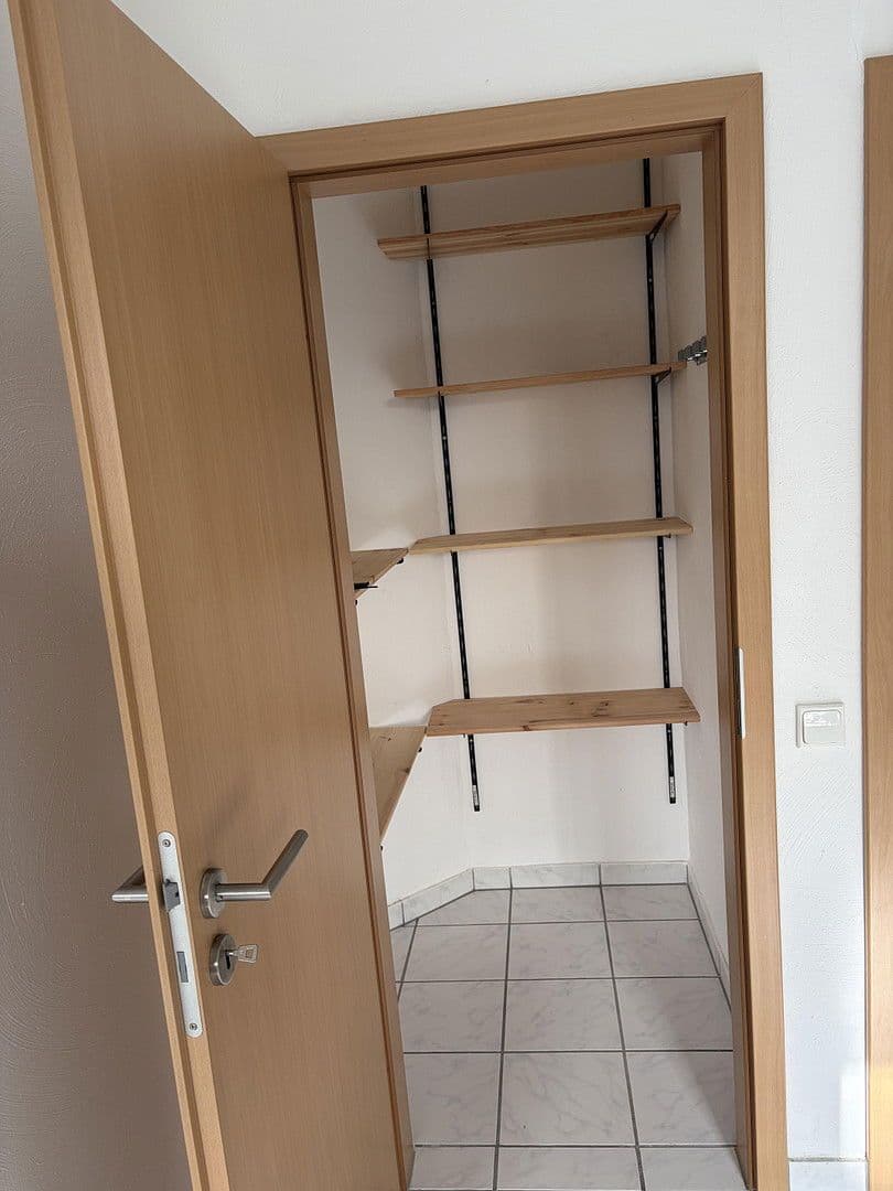 Prenájom bytu 1-izbový 105 m², Kirchstraße 2, Saarbrücken, Sársko Prenájom bytu 1-izbový 105 m², Kirchstraße 2, Saarbrücken, Sársko