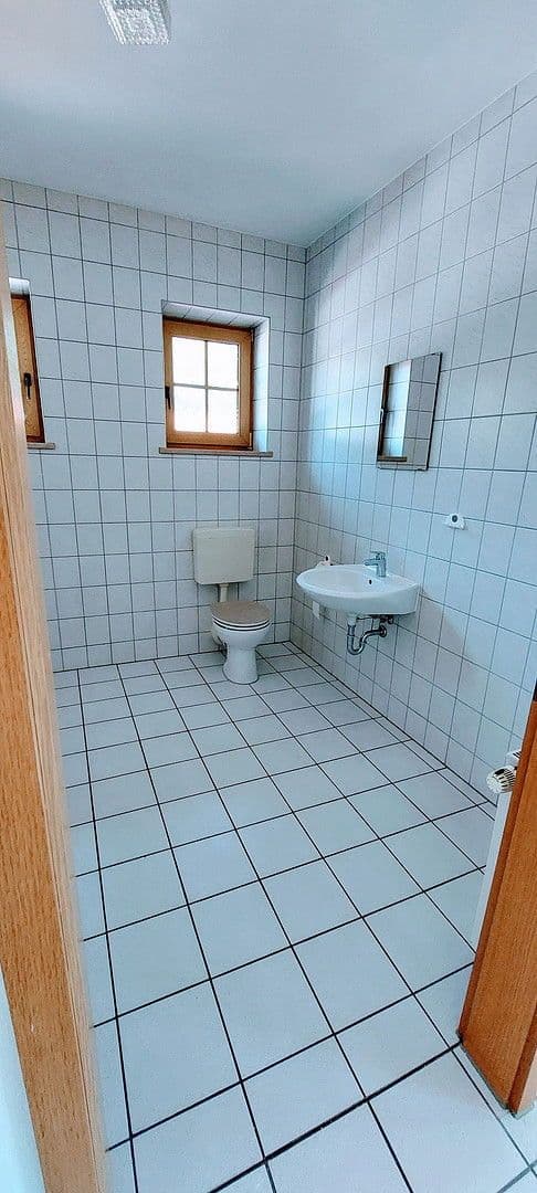 Prenájom kancelárie 58 m², Tratmoos 22, Niederneuching / Wolfsleben, Bavorsko Prenájom kancelárie 58 m², Tratmoos 22, Niederneuching / Wolfsleben, Bavorsko