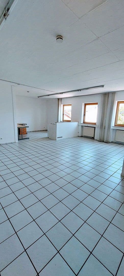 Prenájom kancelárie 58 m², Tratmoos 22, Niederneuching / Wolfsleben, Bavorsko Prenájom kancelárie 58 m², Tratmoos 22, Niederneuching / Wolfsleben, Bavorsko