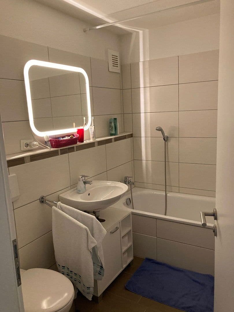 Prenájom bytu 3-izbový 75 m², Glaserweg 10, Hemau, Bavorsko Prenájom bytu 3-izbový 75 m², Glaserweg 10, Hemau, Bavorsko