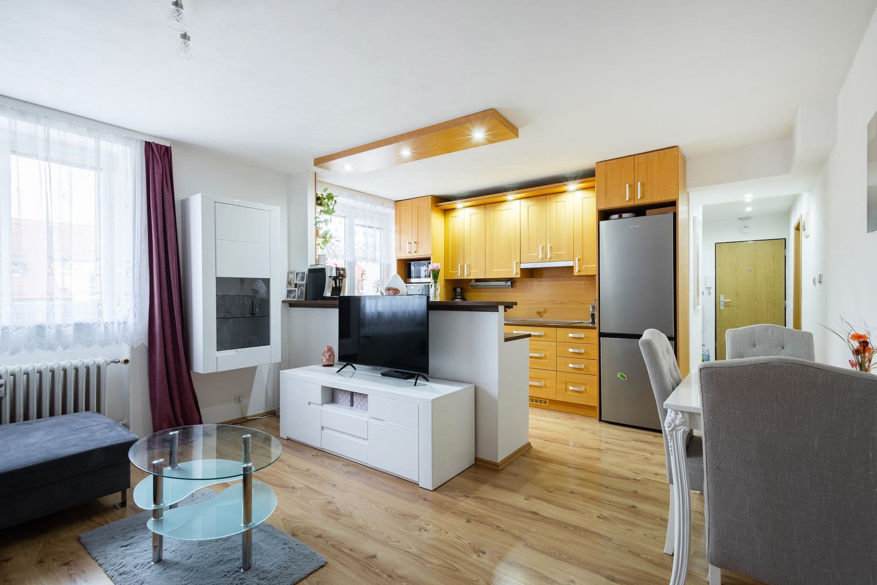 Predaj bytu 3-izbový 72 m², U Školky, , Praha Predaj bytu 3-izbový 72 m², U Školky, , Praha