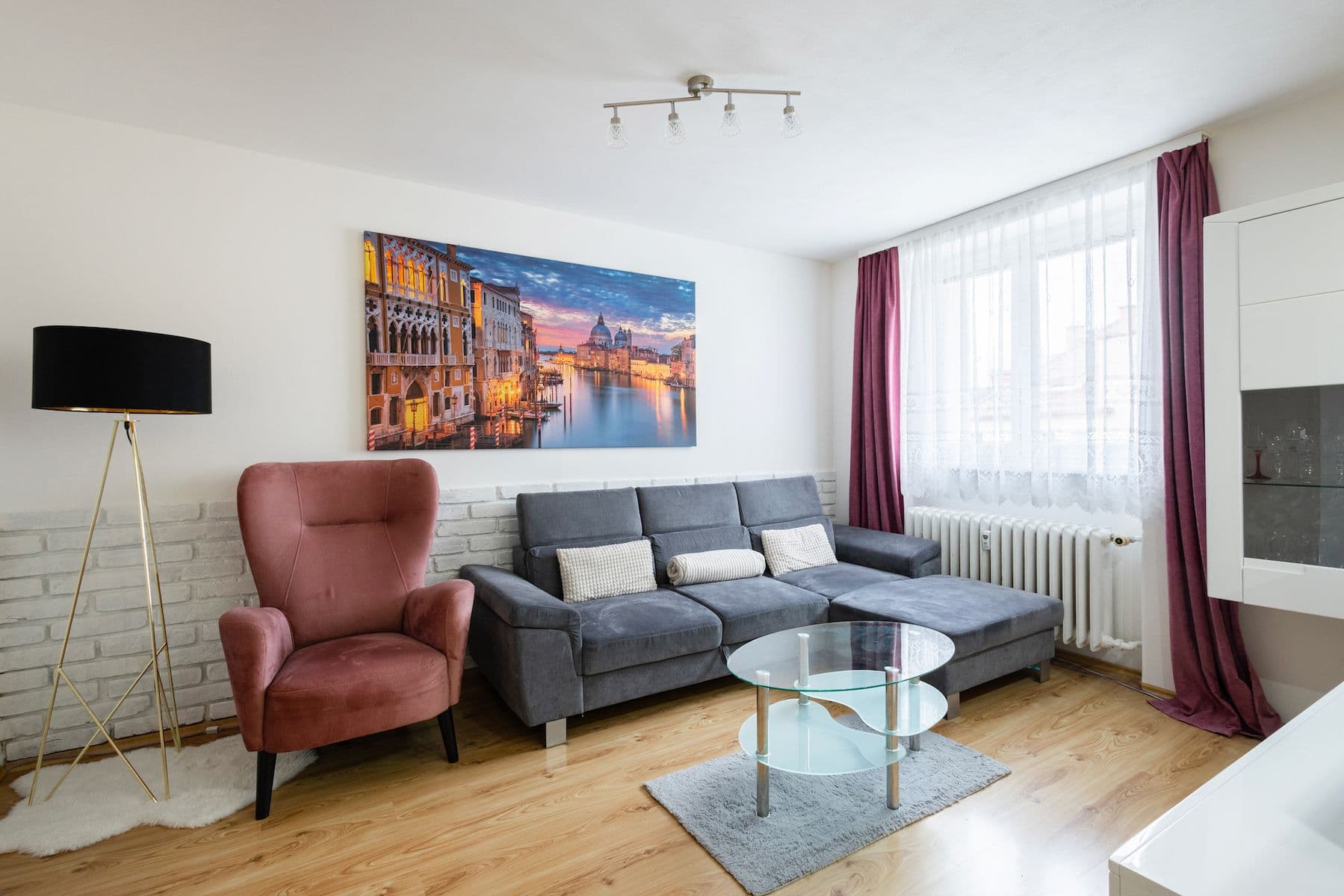 Predaj bytu 3-izbový 72 m², U Školky, , Praha Predaj bytu 3-izbový 72 m², U Školky, , Praha