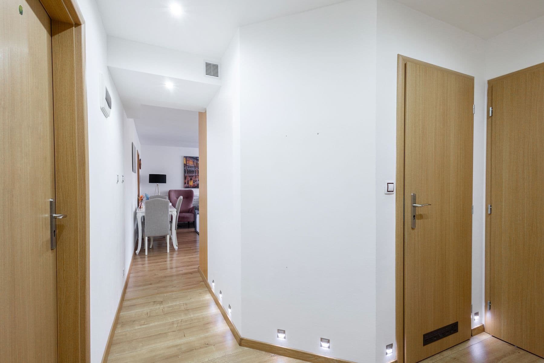 Predaj bytu 3-izbový 72 m², U Školky, , Praha Predaj bytu 3-izbový 72 m², U Školky, , Praha