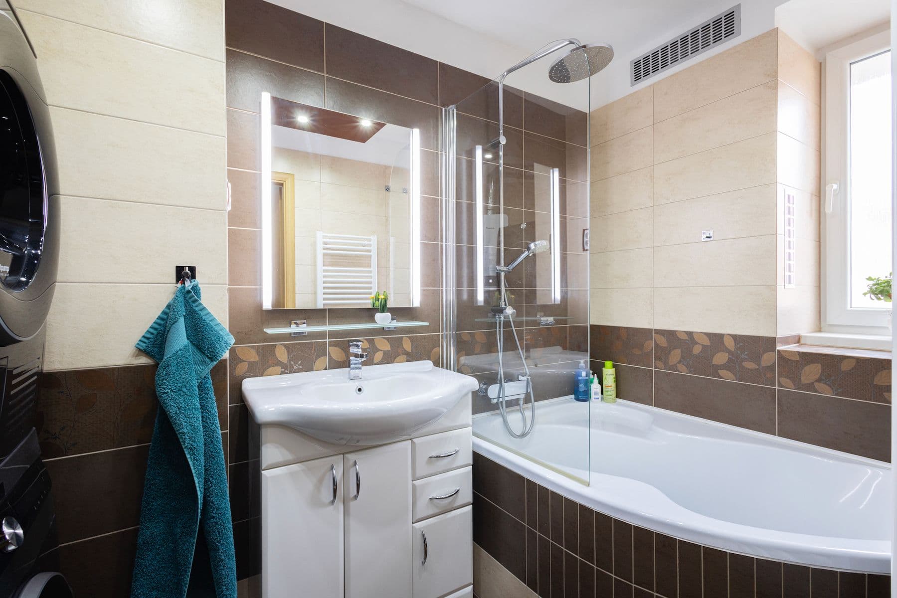 Predaj bytu 3-izbový 72 m², U Školky, , Praha Predaj bytu 3-izbový 72 m², U Školky, , Praha