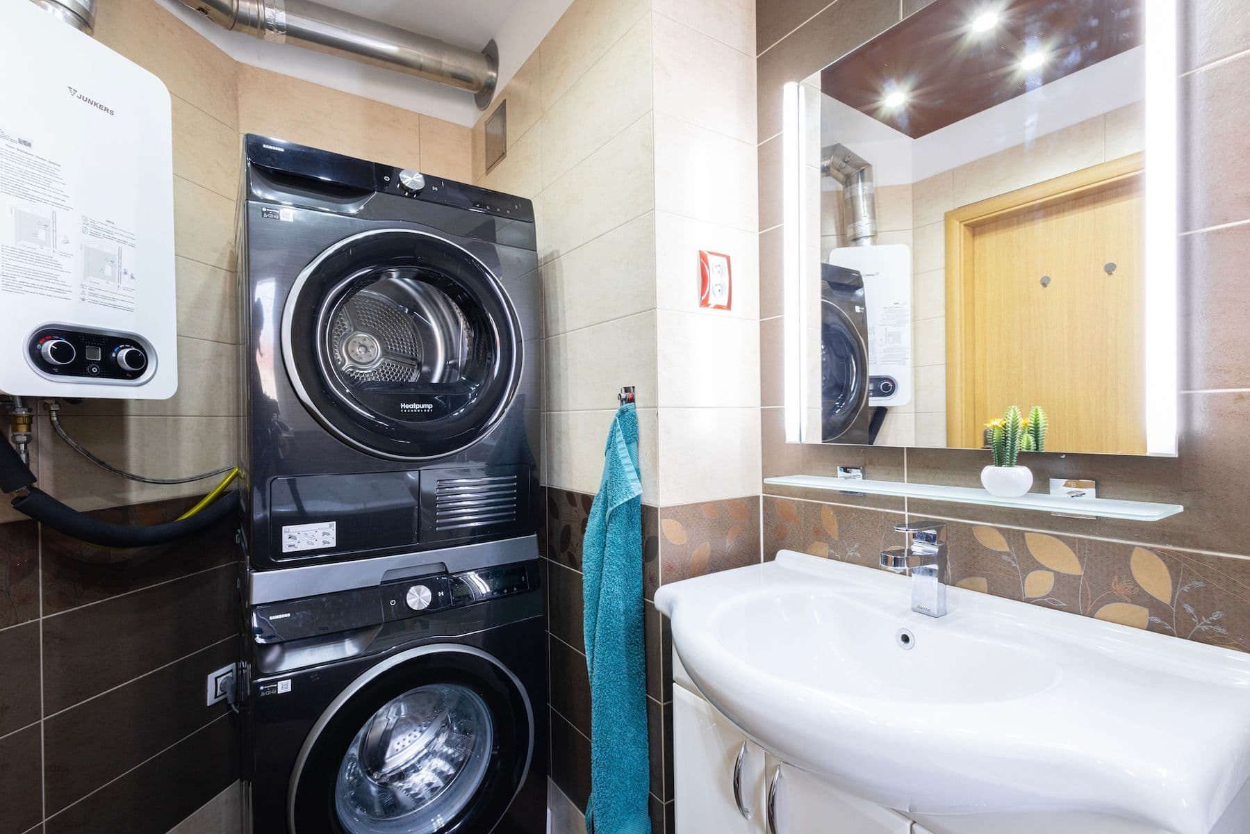 Predaj bytu 3-izbový 72 m², U Školky, , Praha Predaj bytu 3-izbový 72 m², U Školky, , Praha