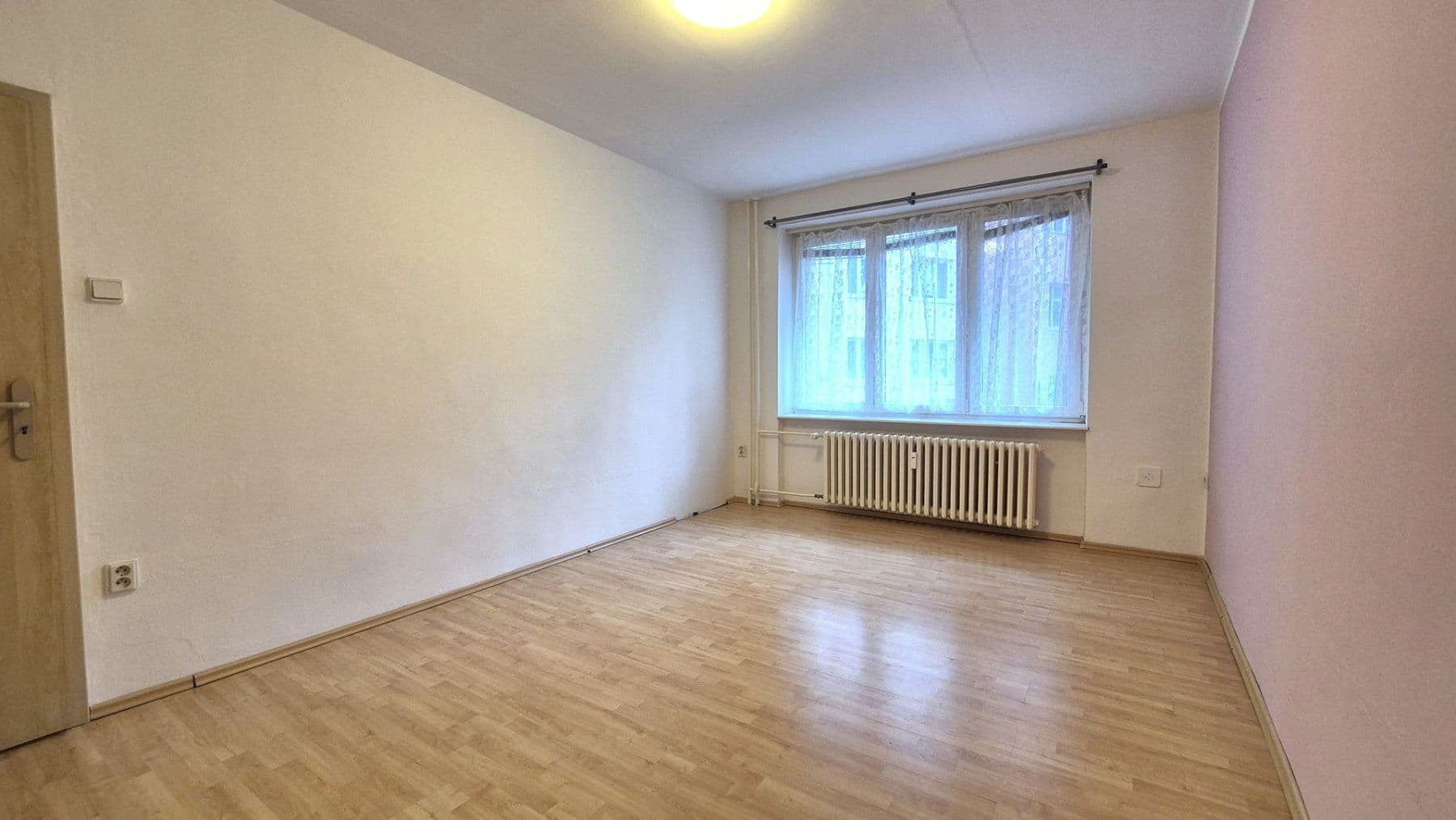 Prenájom bytu 1-izbový 27 m², Renneská třída, Brno, Jihomoravský kraj Prenájom bytu 1-izbový 27 m², Renneská třída, Brno, Jihomoravský kraj