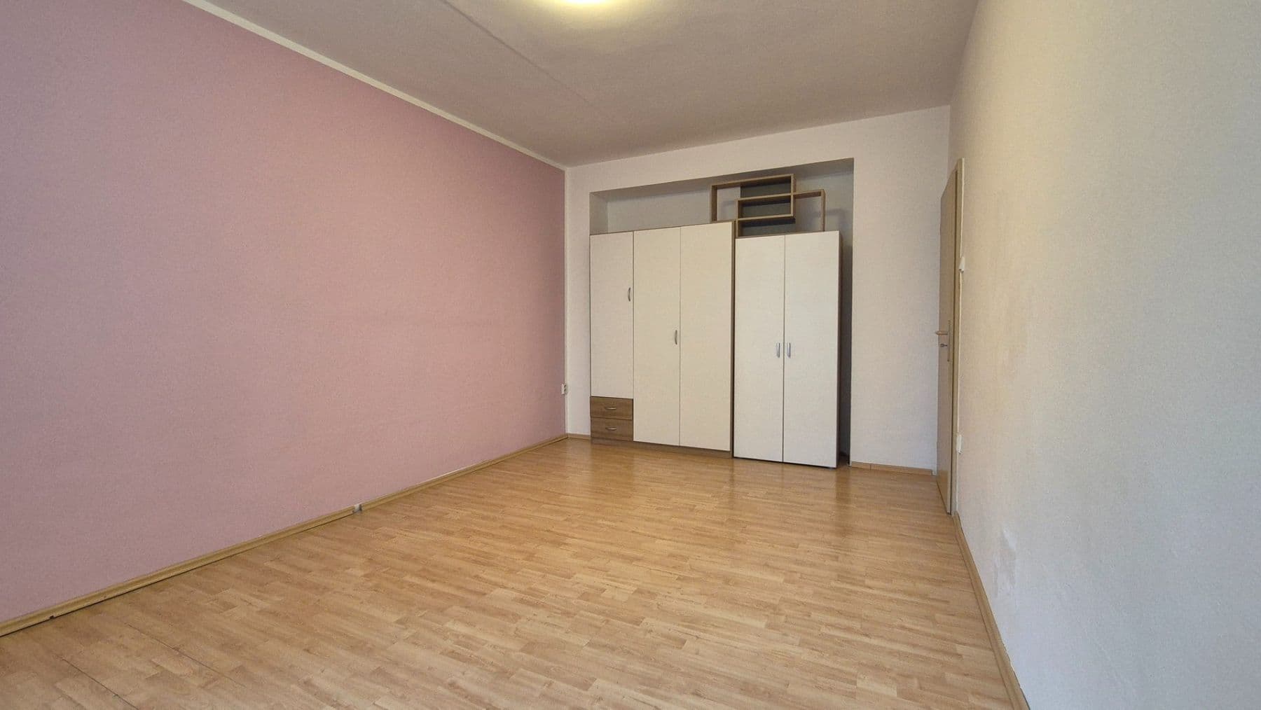 Prenájom bytu 1-izbový 27 m², Renneská třída, Brno, Jihomoravský kraj Prenájom bytu 1-izbový 27 m², Renneská třída, Brno, Jihomoravský kraj