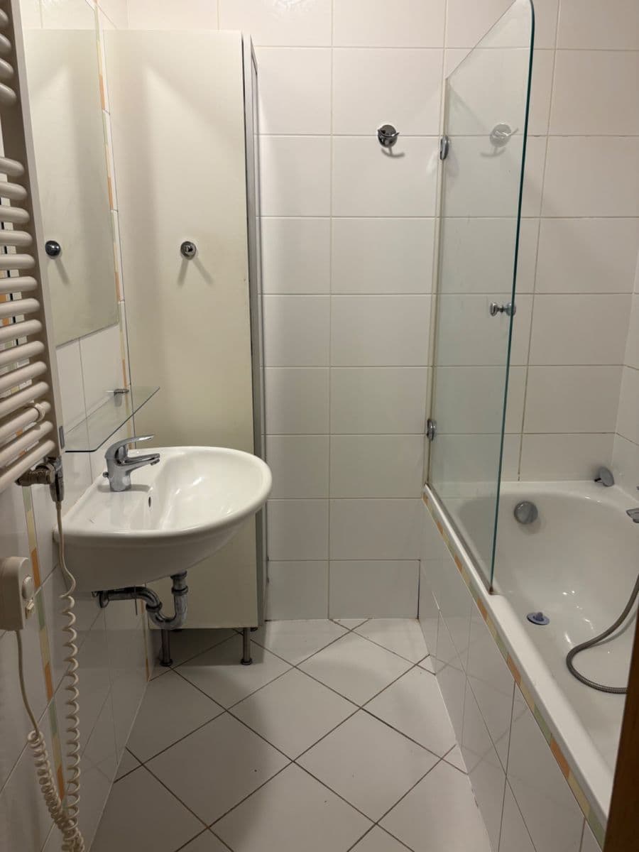 Prenájom bytu 1-izbový 47 m², Litoměřická, Praha, Praha Prenájom bytu 1-izbový 47 m², Litoměřická, Praha, Praha