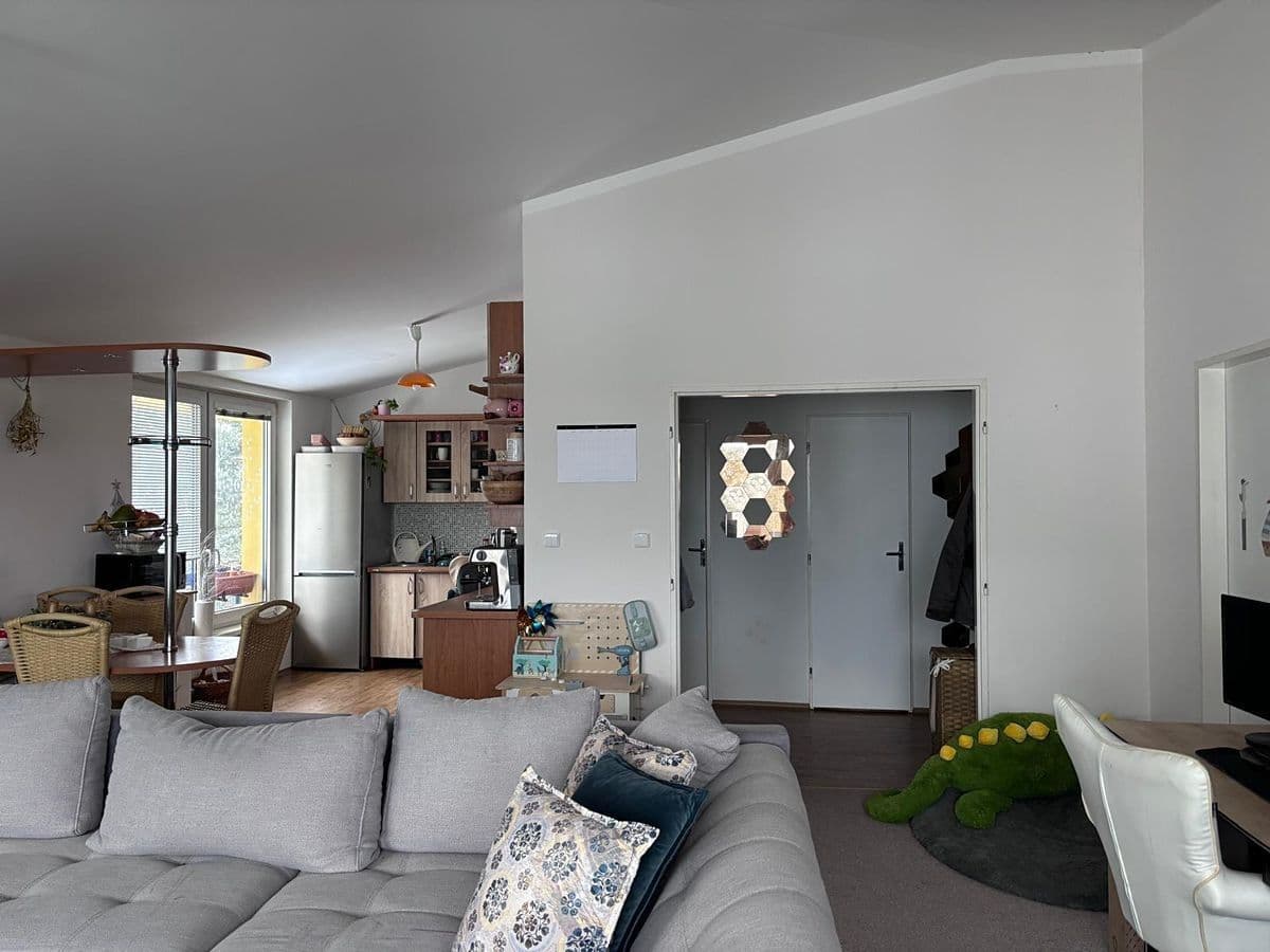 Prenájom bytu 2-izbový 70 m², Prokopa Velikého, Úvaly, Středočeský kraj Prenájom bytu 2-izbový 70 m², Prokopa Velikého, Úvaly, Středočeský kraj