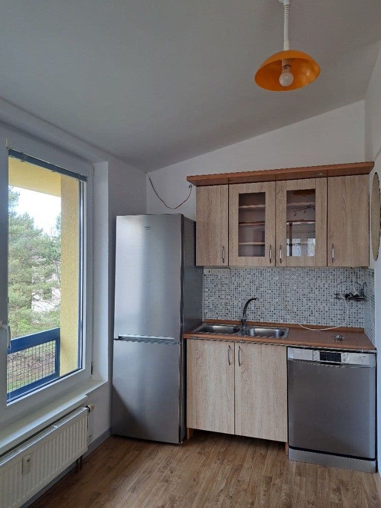 Prenájom bytu 2-izbový 70 m², Prokopa Velikého, Úvaly, Středočeský kraj Prenájom bytu 2-izbový 70 m², Prokopa Velikého, Úvaly, Středočeský kraj
