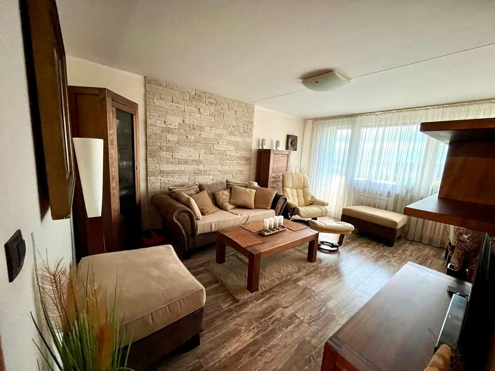 Prenájom bytu 3-izbový 74 m², Láskova, Praha, Praha Prenájom bytu 3-izbový 74 m², Láskova, Praha, Praha