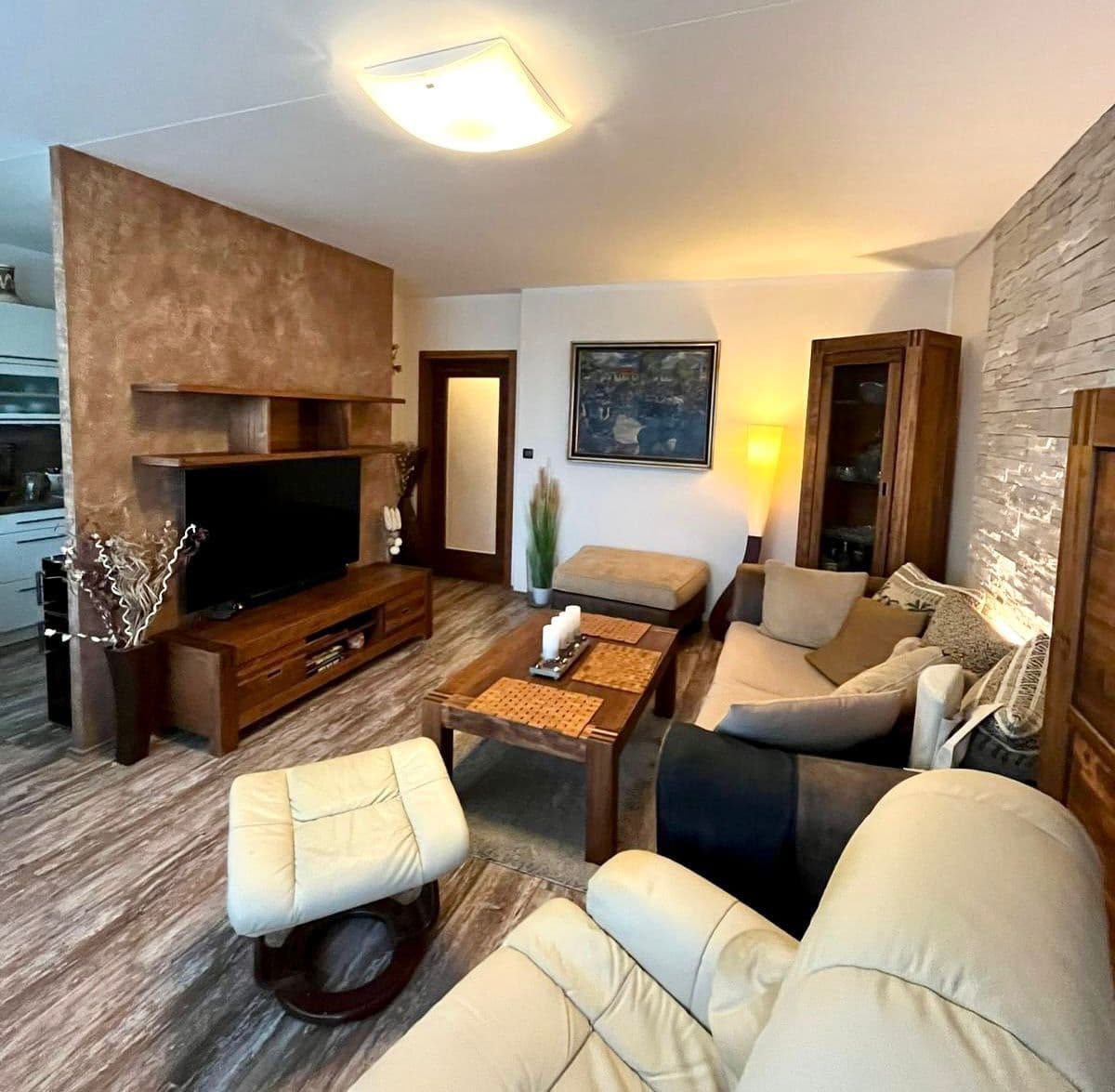 Prenájom bytu 3-izbový 74 m², Láskova, Praha, Praha Prenájom bytu 3-izbový 74 m², Láskova, Praha, Praha