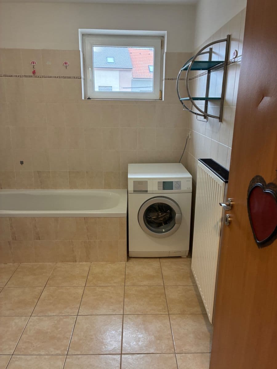 Prenájom bytu 1-izbový 45 m², Měšťanská, Hodonín, Jihomoravský kraj Prenájom bytu 1-izbový 45 m², Měšťanská, Hodonín, Jihomoravský kraj