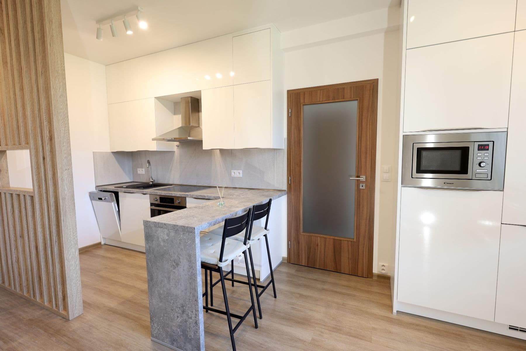 Prenájom bytu 2-izbový 50 m², Na Radosti, Praha, Praha Prenájom bytu 2-izbový 50 m², Na Radosti, Praha, Praha