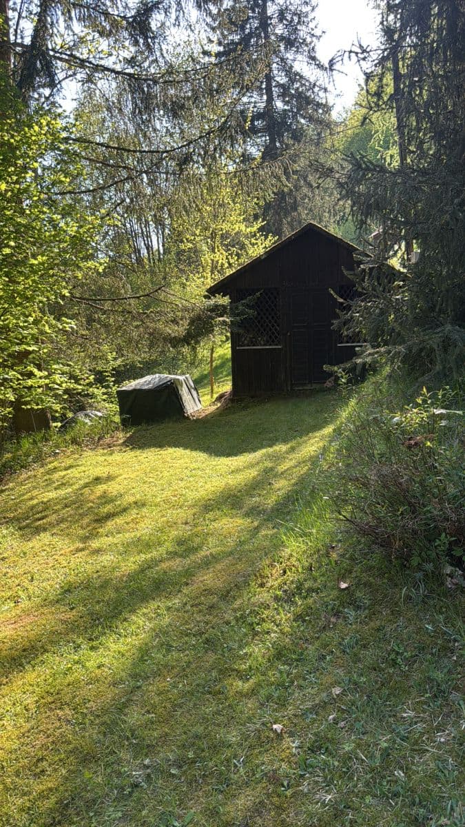 Predaj rekreačného objektu 130 m², pozemek 3.000 m², Staré Křečany, Ústecký kraj Predaj rekreačného objektu 130 m², pozemek 3.000 m², Staré Křečany, Ústecký kraj