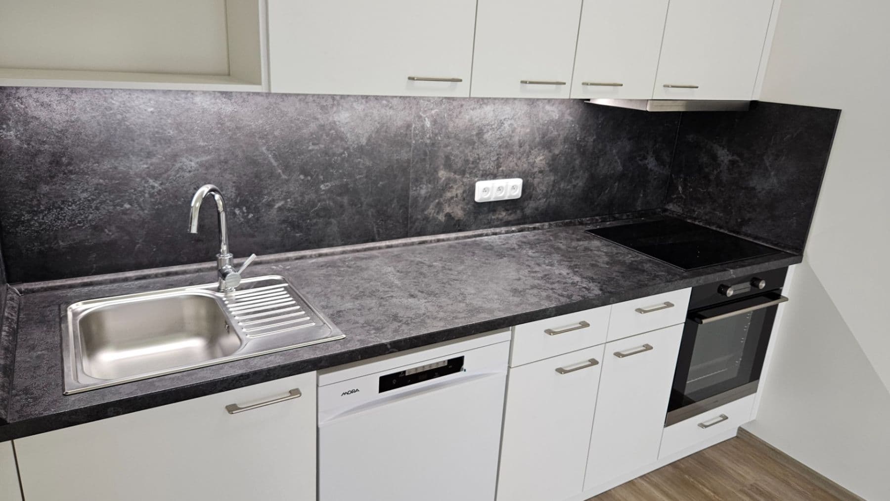 Prenájom bytu 2-izbový 62 m², Sinkulova, Praha, Praha Prenájom bytu 2-izbový 62 m², Sinkulova, Praha, Praha