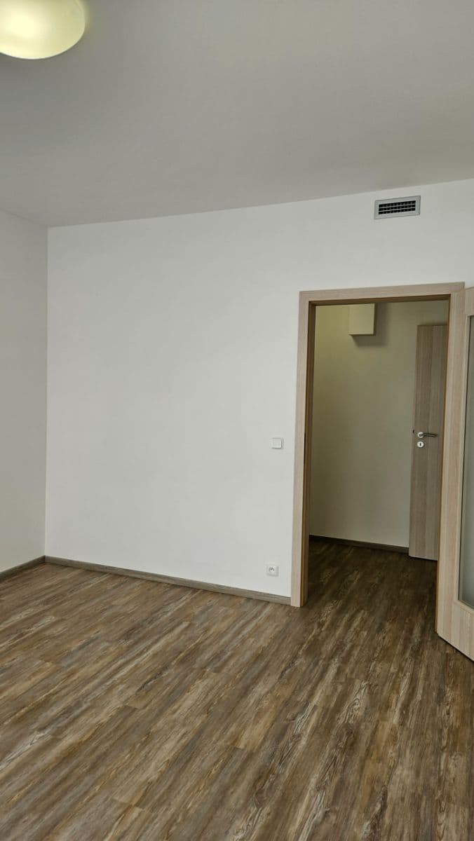 Prenájom bytu 2-izbový 62 m², Sinkulova, Praha, Praha Prenájom bytu 2-izbový 62 m², Sinkulova, Praha, Praha