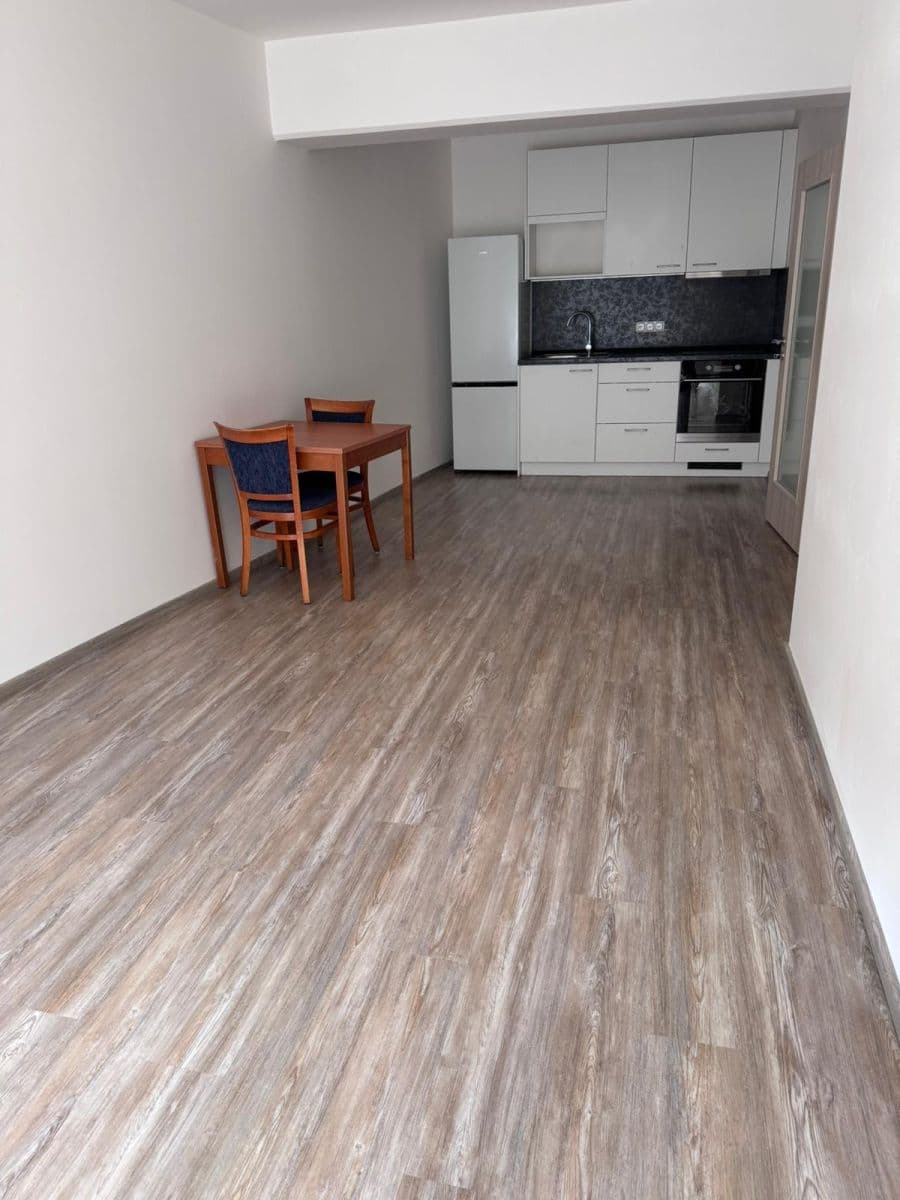 Prenájom bytu 2-izbový 62 m², Sinkulova, Praha, Praha Prenájom bytu 2-izbový 62 m², Sinkulova, Praha, Praha