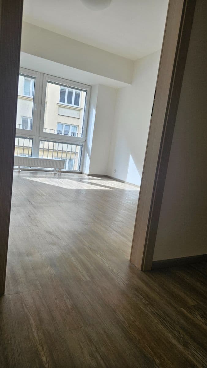Prenájom bytu 2-izbový 62 m², Sinkulova, Praha, Praha Prenájom bytu 2-izbový 62 m², Sinkulova, Praha, Praha