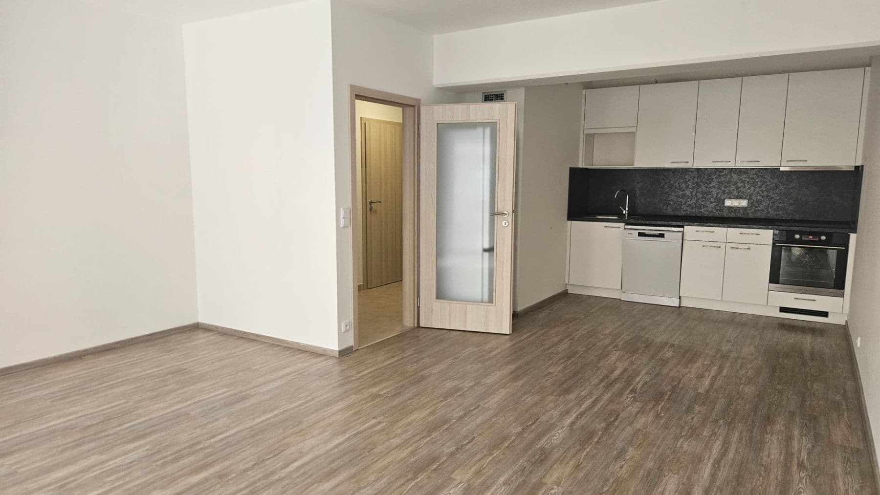 Prenájom bytu 2-izbový 62 m², Sinkulova, Praha, Praha Prenájom bytu 2-izbový 62 m², Sinkulova, Praha, Praha