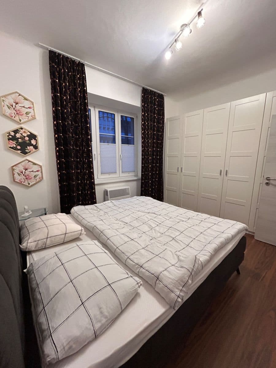 Prenájom bytu 3-izbový 72 m², Buchovcova, Praha, Praha Prenájom bytu 3-izbový 72 m², Buchovcova, Praha, Praha