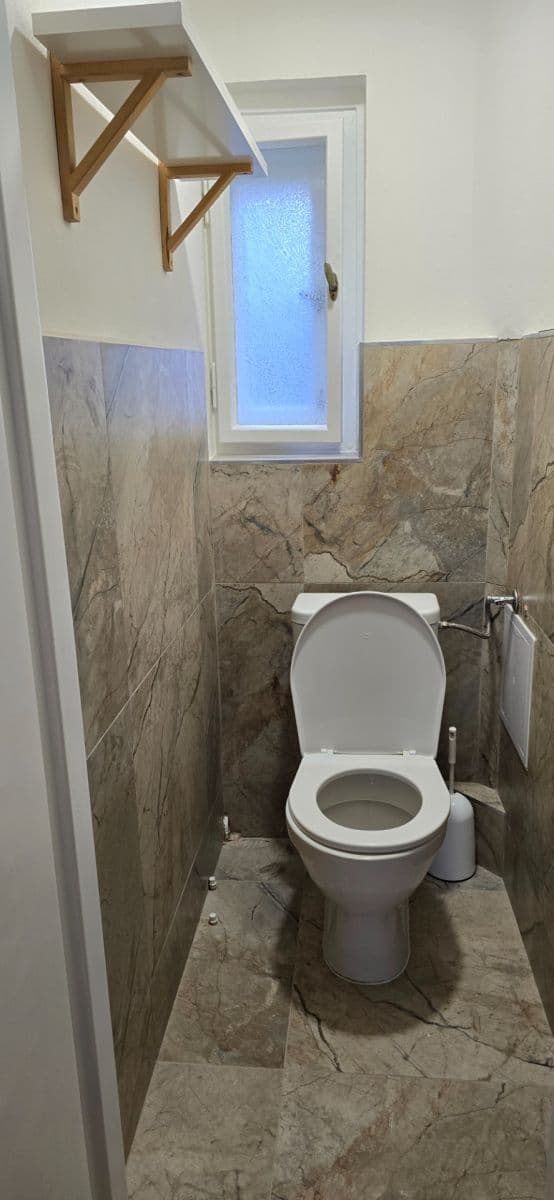 Prenájom bytu 2-izbový 65 m², Na Klášterním, Praha, Praha Prenájom bytu 2-izbový 65 m², Na Klášterním, Praha, Praha