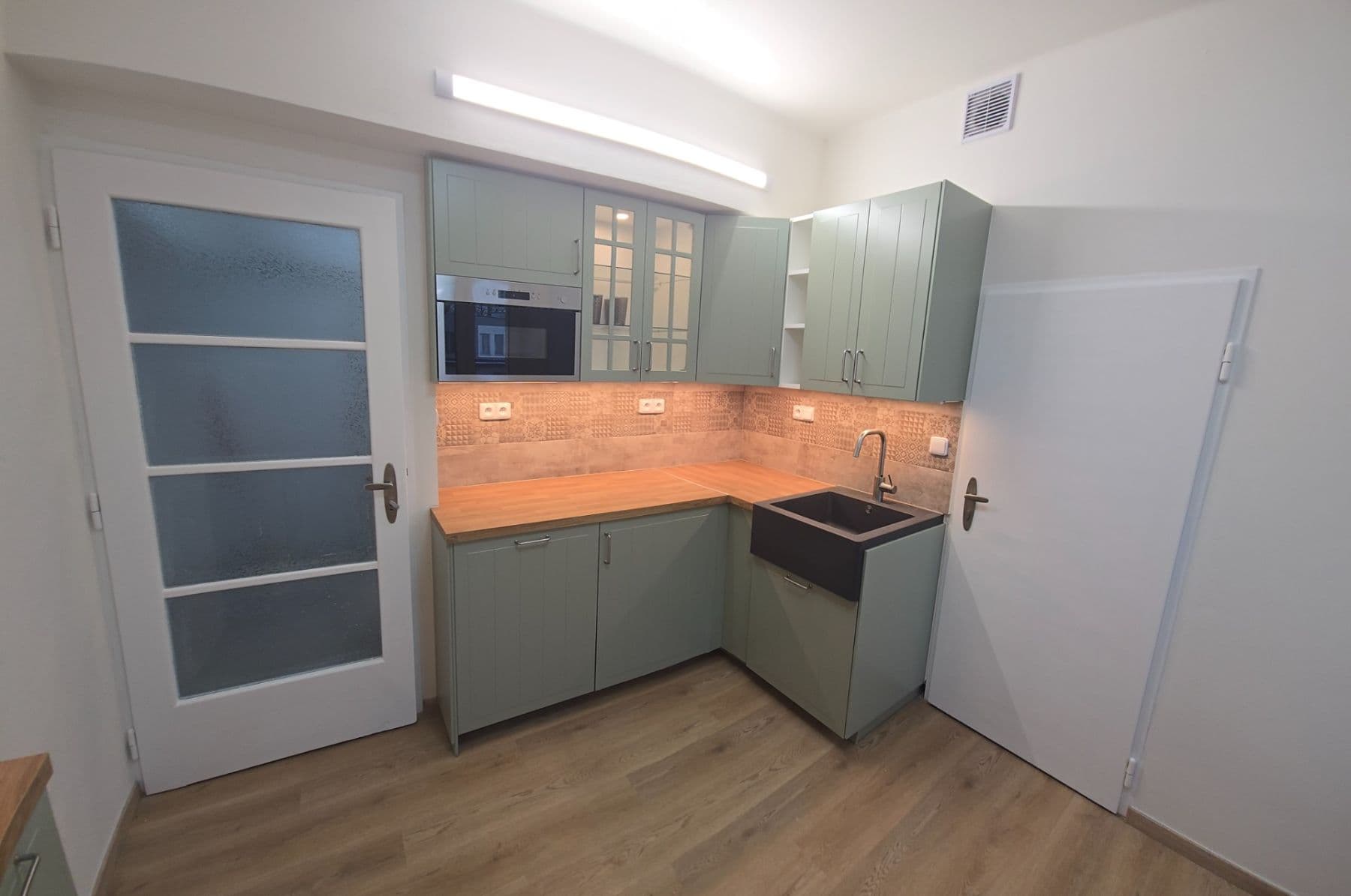 Prenájom bytu 2-izbový 65 m², Na Klášterním, Praha, Praha Prenájom bytu 2-izbový 65 m², Na Klášterním, Praha, Praha