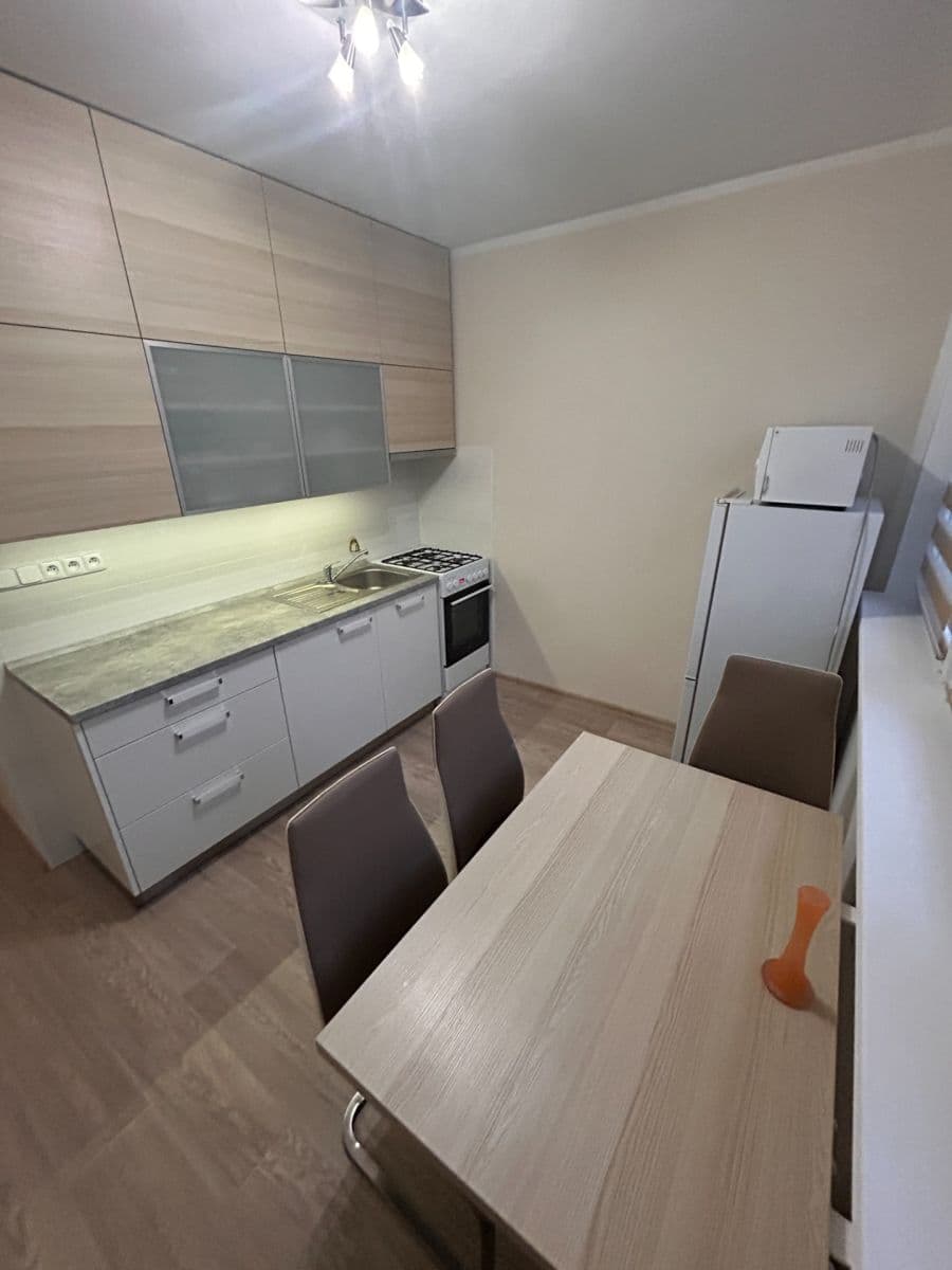 Prenájom bytu 2-izbový 58 m², Díly IV, Zlín, Zlínský kraj Prenájom bytu 2-izbový 58 m², Díly IV, Zlín, Zlínský kraj