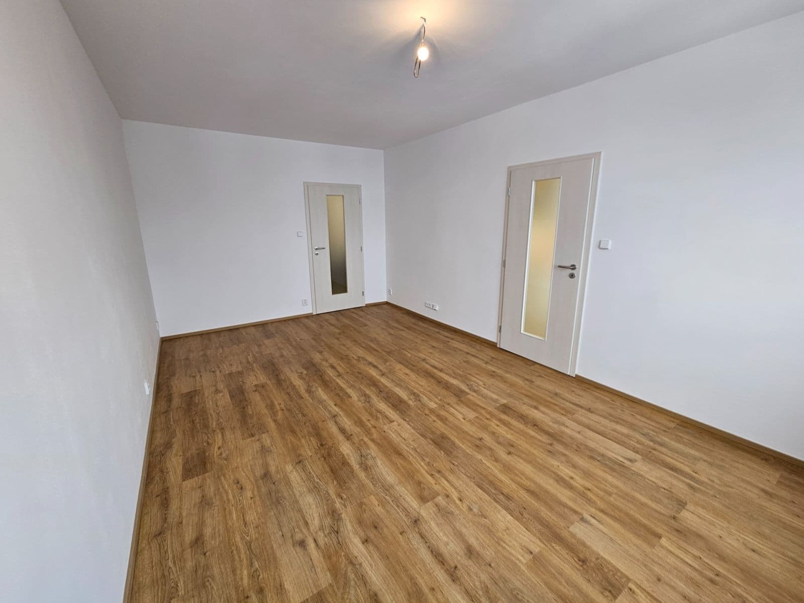Prenájom bytu 3-izbový 72 m², Jabloňová, Praha, Praha Prenájom bytu 3-izbový 72 m², Jabloňová, Praha, Praha
