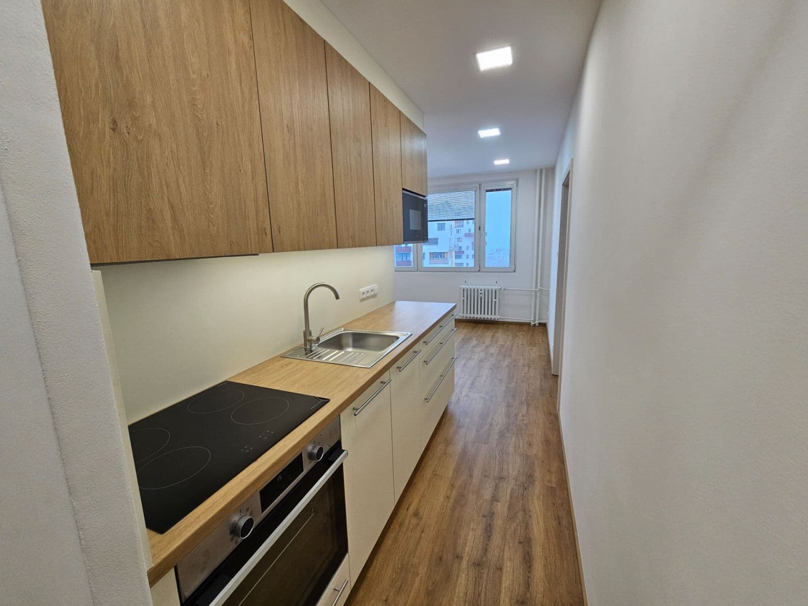 Prenájom bytu 3-izbový 72 m², Jabloňová, Praha, Praha Prenájom bytu 3-izbový 72 m², Jabloňová, Praha, Praha