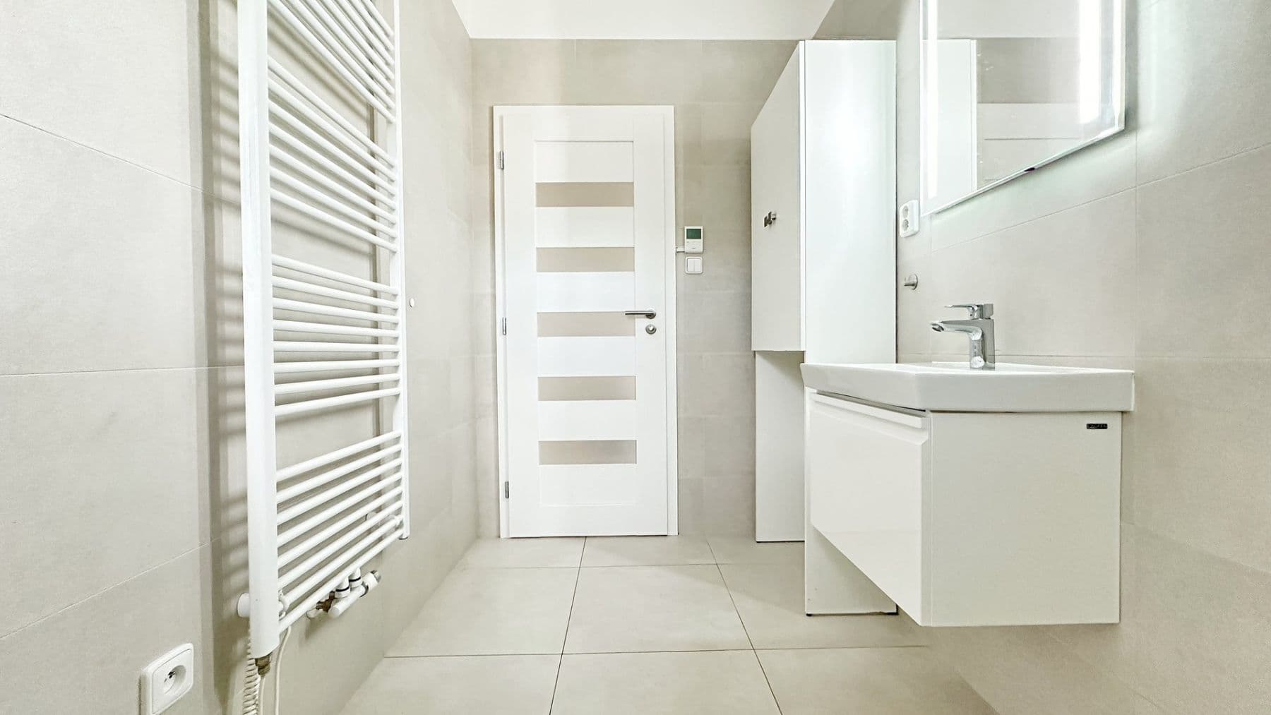 Prenájom bytu 2-izbový 39 m², Českobrodská, Praha, Praha Prenájom bytu 2-izbový 39 m², Českobrodská, Praha, Praha