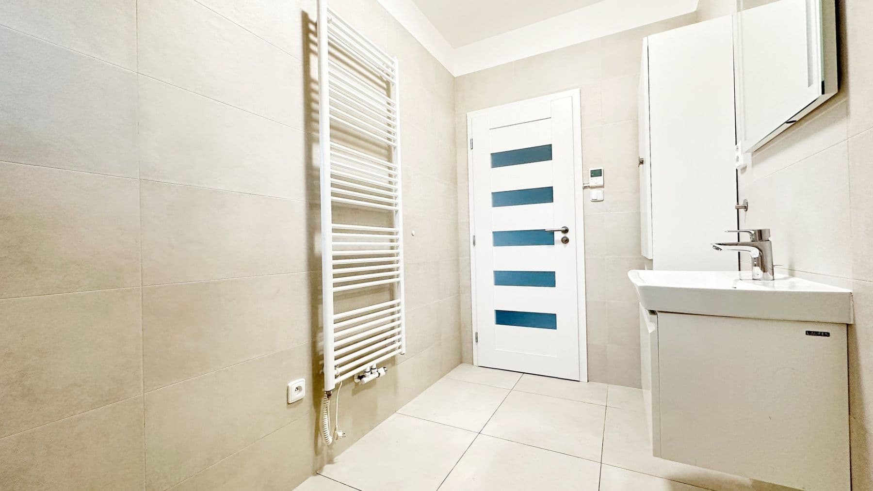 Prenájom bytu 2-izbový 39 m², Českobrodská, Praha, Praha Prenájom bytu 2-izbový 39 m², Českobrodská, Praha, Praha