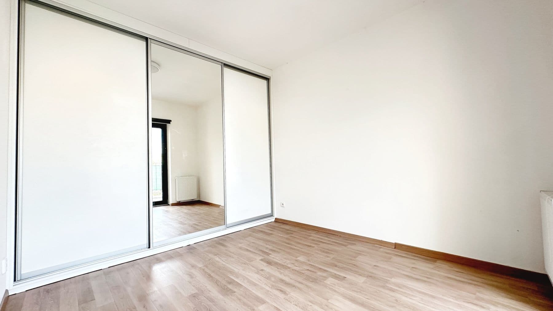 Prenájom bytu 2-izbový 39 m², Českobrodská, Praha, Praha Prenájom bytu 2-izbový 39 m², Českobrodská, Praha, Praha