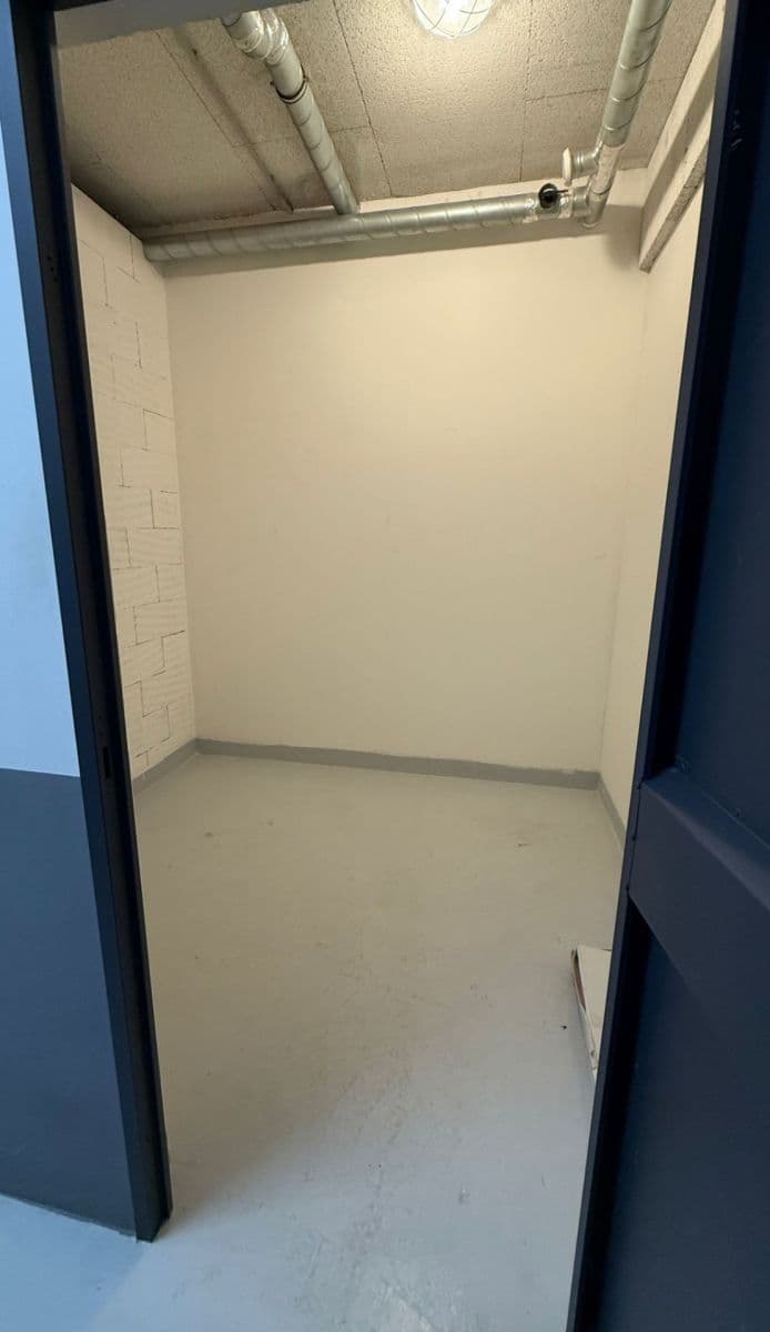 Prenájom nebytového priestoru 5 m², Na Komořsku, Praha, Praha Prenájom nebytového priestoru 5 m², Na Komořsku, Praha, Praha