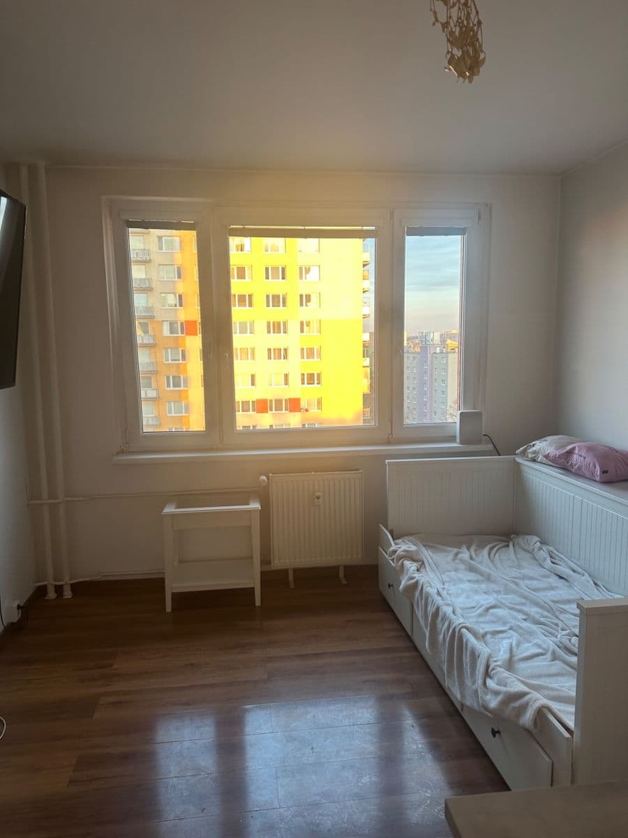 Prenájom bytu 1-izbový 27 m², Jabloňová, Praha, Praha Prenájom bytu 1-izbový 27 m², Jabloňová, Praha, Praha